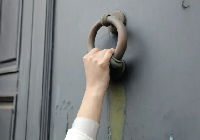 old-door-knocker
