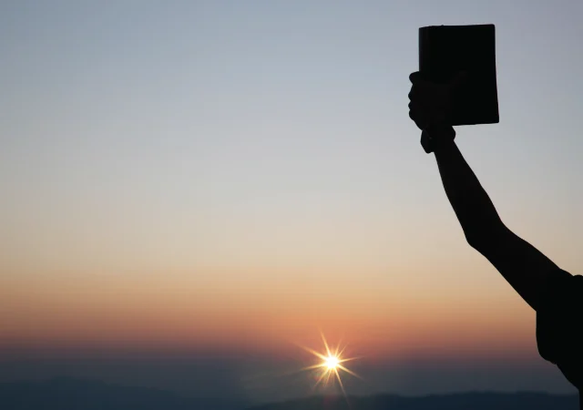 spiritual-prayer-hands-holding-bible spiritual-prayer-hands-holding-bible